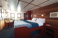 Owners-cabin-305